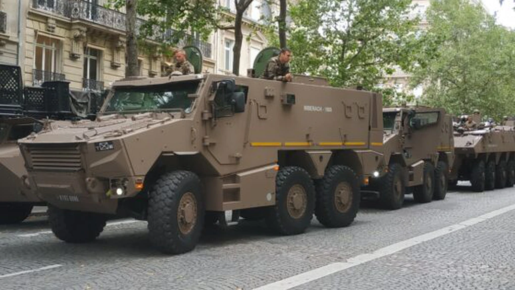 Franța vrea să comande 130 de blindate, care să le înlocuiască pe cele trimise Ucrainei