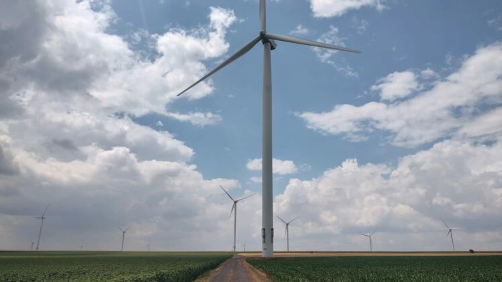 Grecii de la PPC au finalizat achiziția parcului eolian al Lukoil din România, de 84 MW