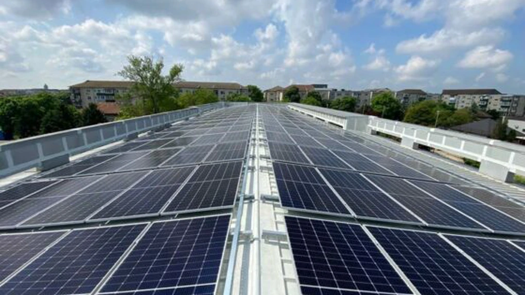 Orange România a instalat peste 200 de noi panouri solare pe acoperișul centrului de interconectare comunicații din Timișoara