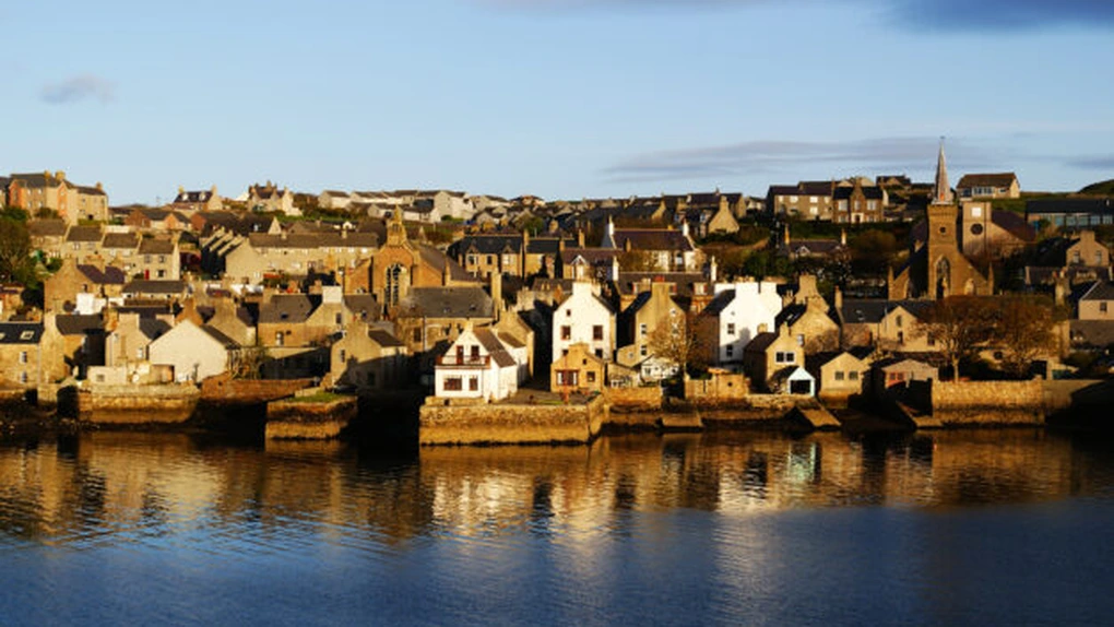 Locuitorii din Insulele Orkney, aflate în nordul Scoției, caută opțiuni alternative de guvernare, considerându-se neglijați atât de Londra, cât și de Edinburgh