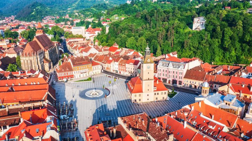 Braşovul - oraşul pe care l-ar vizita şi unde s-ar reloca cei mai mulţi români (studiu)