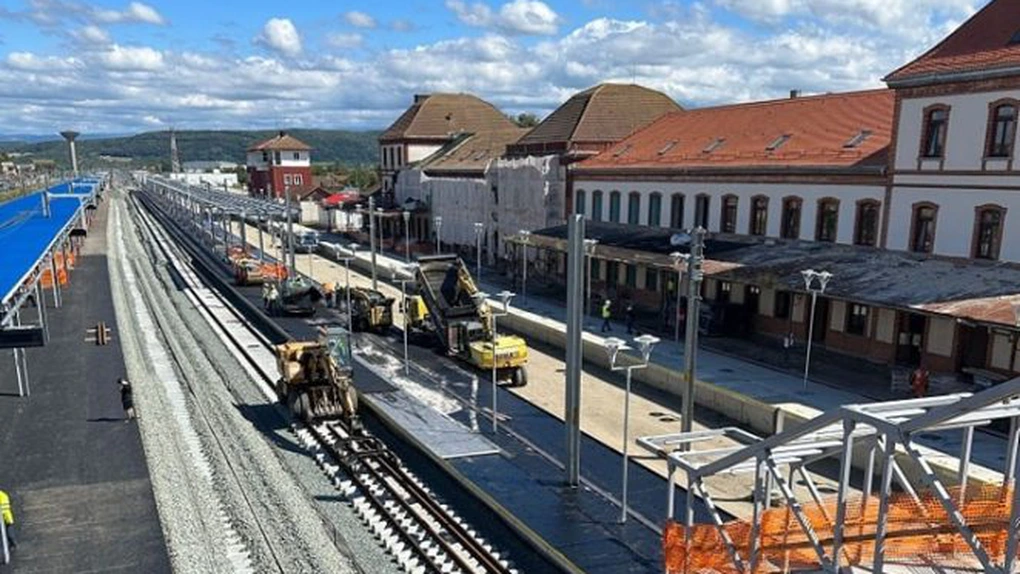 Calea ferată Brașov - Sighișoara vs Sighișoara - Simeria: Viteza pe tronsonul modernizat, de peste două ori mai mare