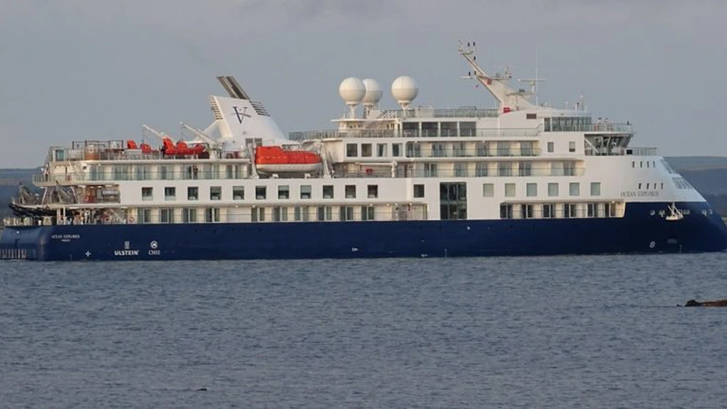 O navă de croazieră cu 206 persoane la bord a eșuat în estul Groenlandei