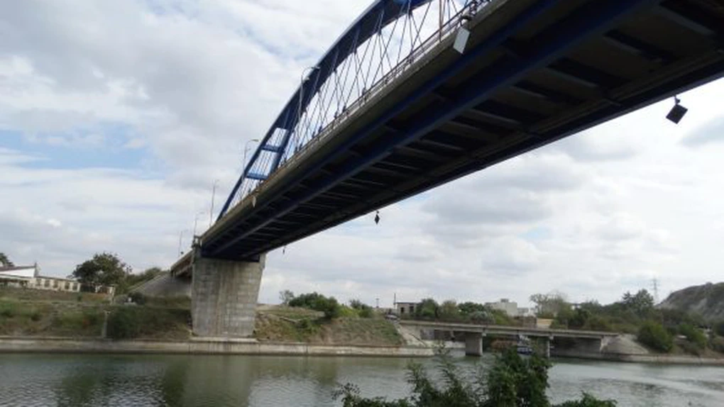 CNAIR a primit trei oferte pentru lucrările de reabilitare a podului de pe DN 3 de la Basarabi