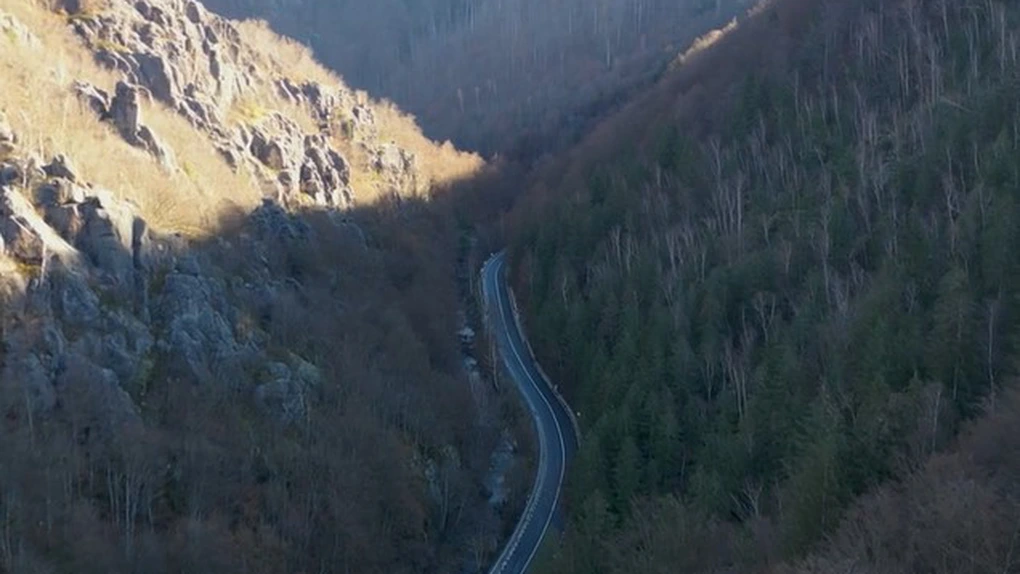 Sute de familii, majoritatea din Apuseni, au rămas fără curent electric în urma viscolului