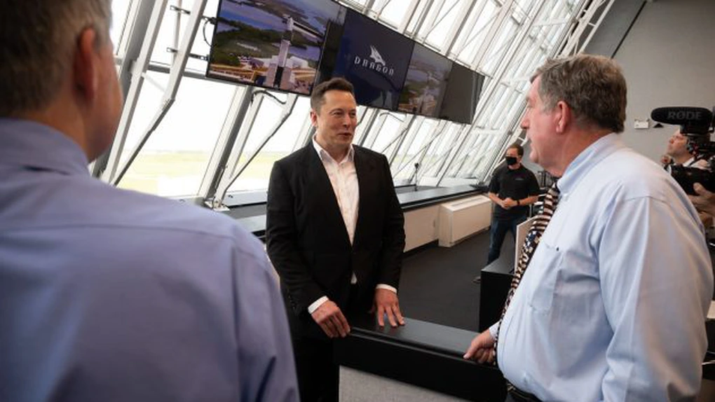 Musk anunță că Tesla va prezenta modelul Robotaxi în data de 8 august