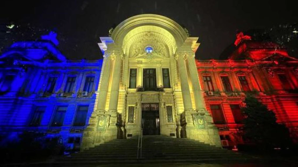 Palatul CEC, iluminat în trei culori de Ziua Națională