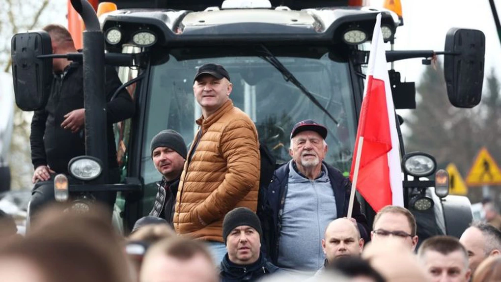 Fermierii polonezi blochează drumurile şi graniţa cu Ucraina într-un protest la scară naţională