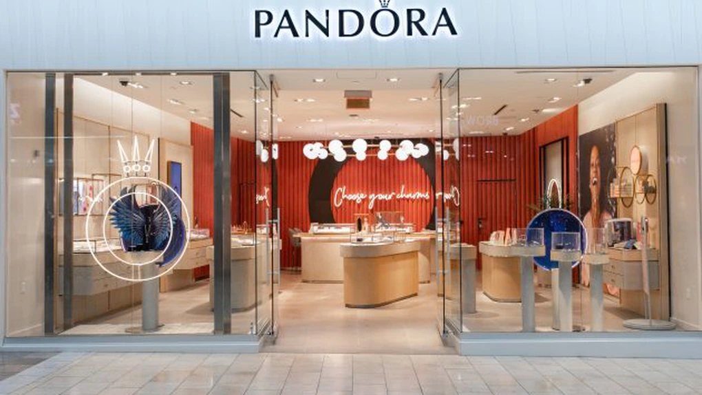 Cel mai mare producător de bijuterii din lume, Pandora, nu mai foloseşte argint şi aur minier