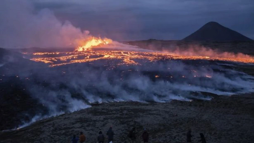 Autoritățile, în alertă după o nouă erupție a unui vulcan din Islanda