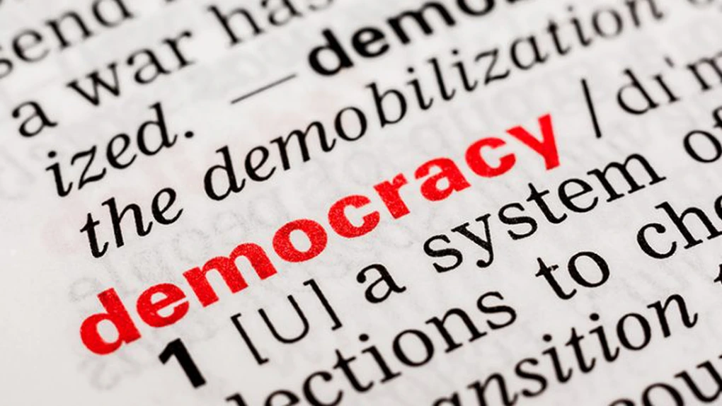 Democraţia este în suferinţă în lume din cauza războaielor şi a polarăzii politice - studiu