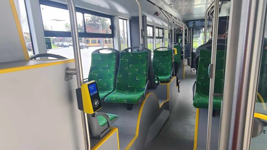 Stația de autobuz Piața Unirii 1 din București, mutată temporar