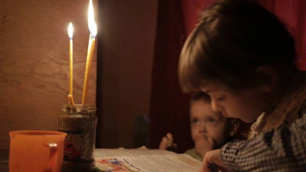 5.500 de case din România, în care trăiesc și 4.500 de copii, încă nu au energie electrică. Care sunt soluțiile