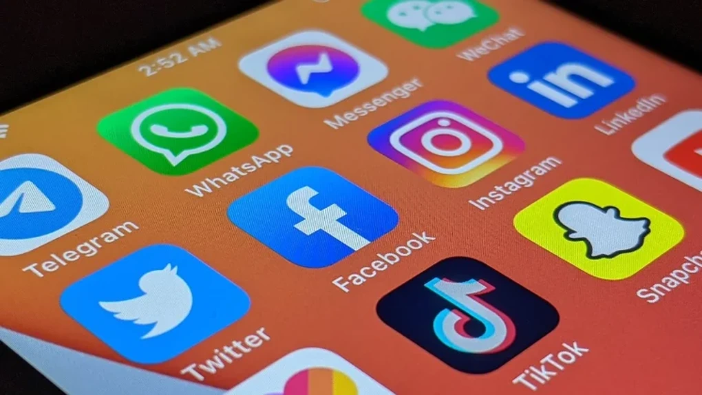 13 milioane de români sunt în social media, iar numărul scade. De la Facebook, TikTok până la X, ce aplicații preferă