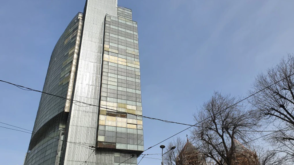 Turnul de birouri fantomă din București, care a ars acum 15 ani, a ajuns la cea mai mică valoare din istoria sa