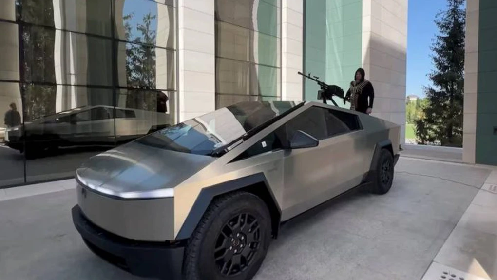 Un Cybertruck Tesla a luat foc în fața hotelului Trump International din Las Vegas