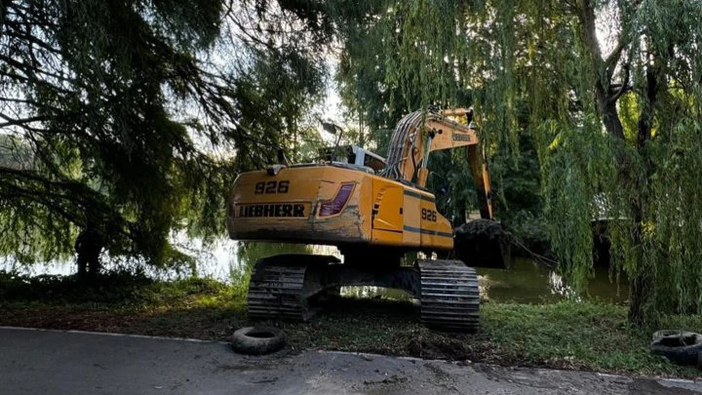 Nicuşor Dan: Au început lucrările de decolmatare a Lacului Tineretului