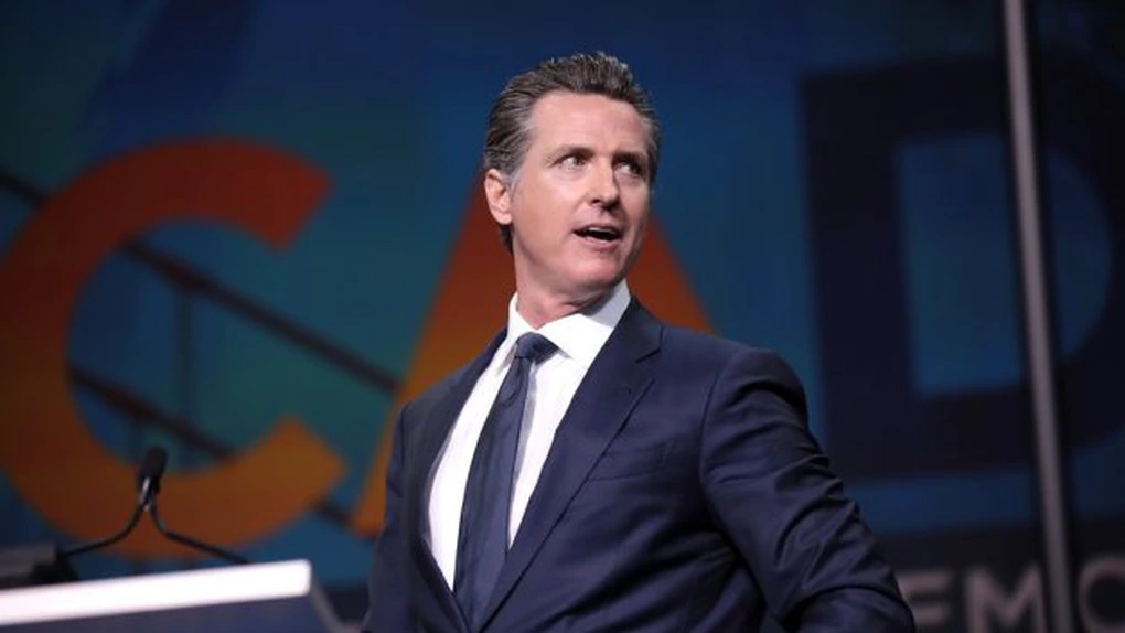 Statul american California interzice folosirea tuturor pungilor de plastic începând din 2026
