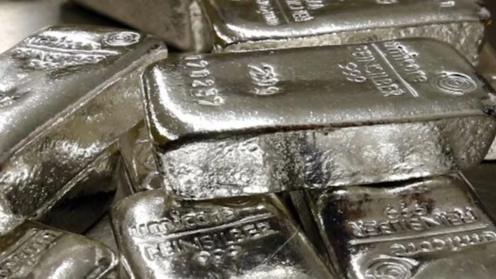 Investiții în argint și platină, în căutarea alternativelor la aur și a protecției în fața evoluției dolarului american