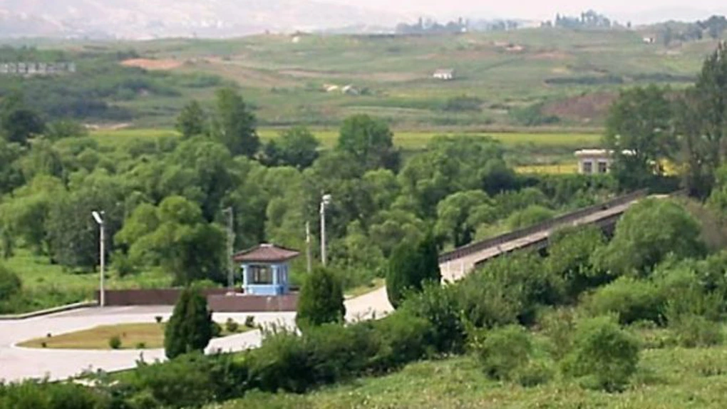 Coreea de Nord a aruncat în aer secţiuni din drumurile care o legau de Coreea de Sud