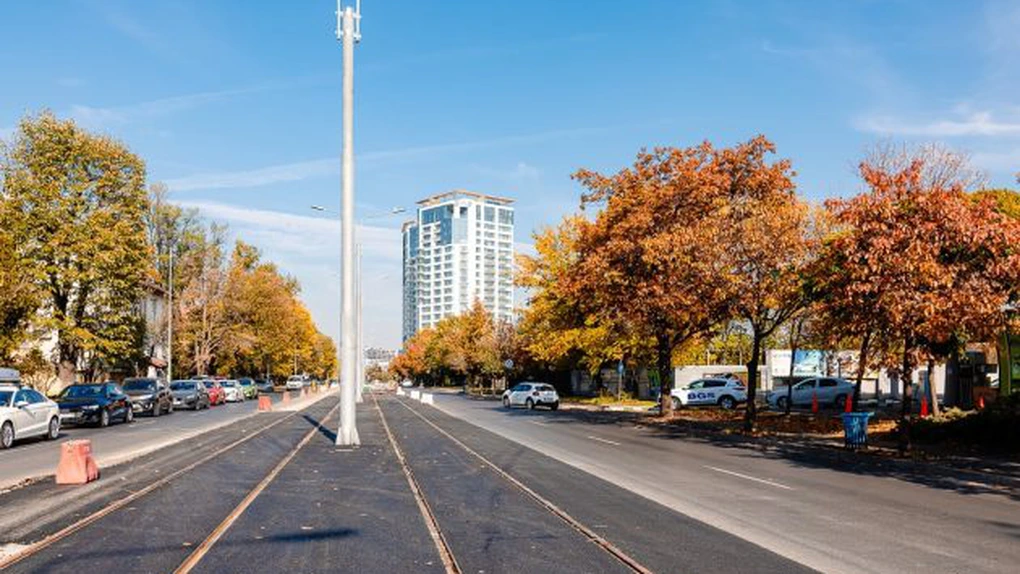 Primarul Capitalei anunță că 70% din șina de tramvai de pe linia 5 a fost montată