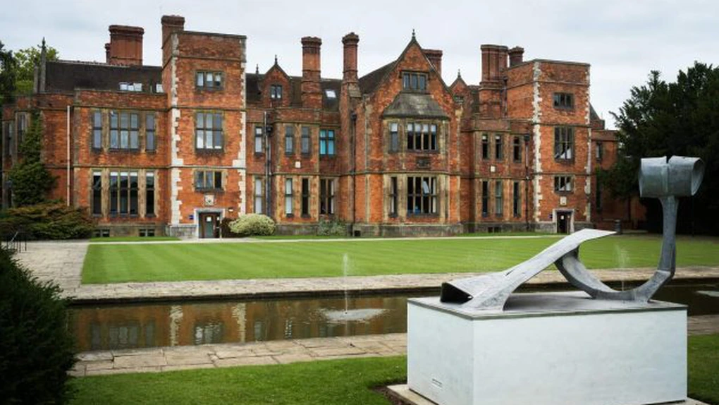 Șansă unică pentru elevii de liceu din România: Dublă licență, în țară și în Marea Britanie. Când începe și ce presupune concursul