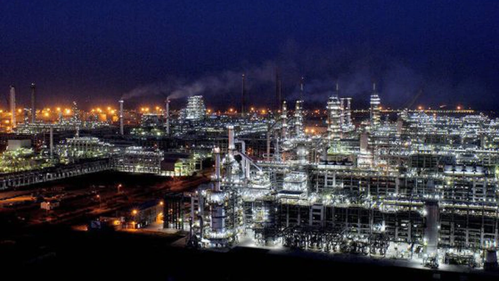 Cel mai mare acord petrolier Rusia-India din istorie. Reliance va cumpăra de la Rosneft jumătate de milion de barili pe zi, timp de 10 ani