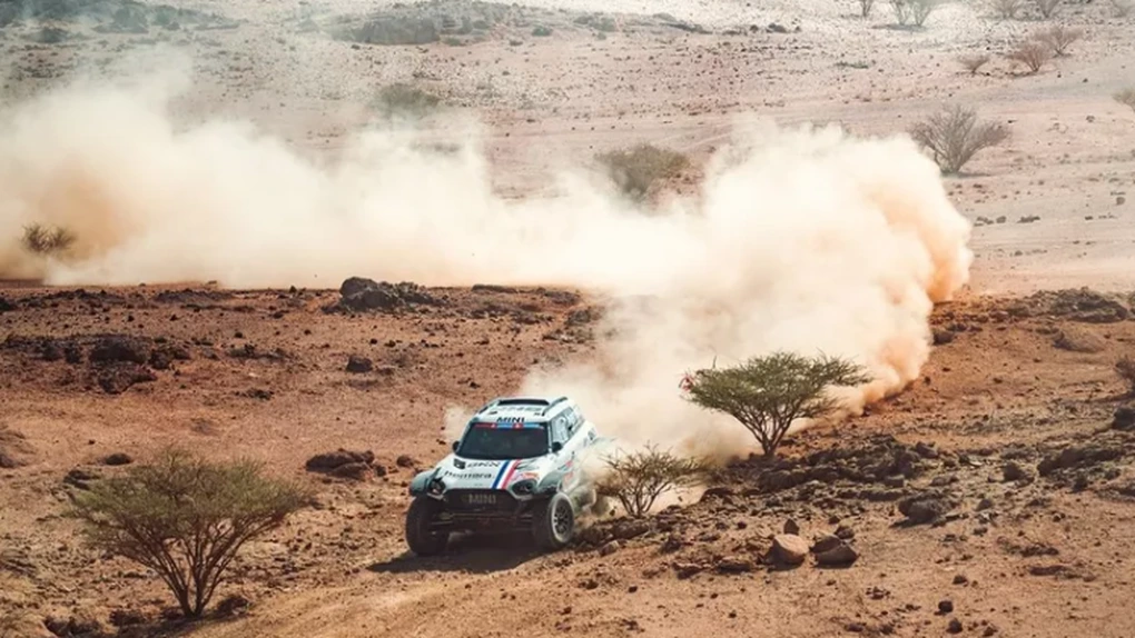 Francezul Guerlain Chicherit a câștigat prima etapă a Raliului Dakar 2025 la clasa auto. Australianul Daniel Sanders a fost primul la clasa moto