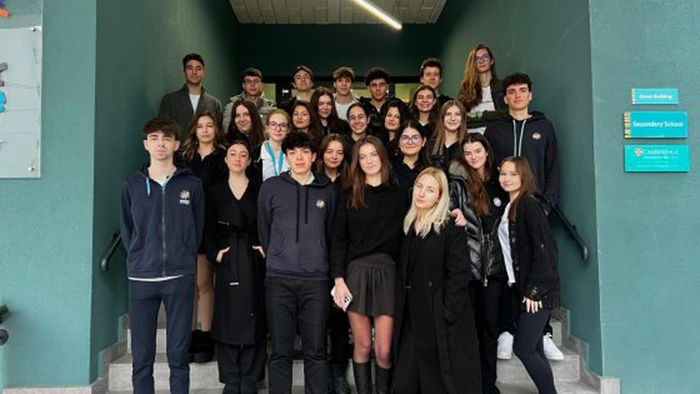 Un grup de liceeni organizează cea de-a 3a ediție TEDxYouth@AvenorCollege cu tema: ‘Not Business as Usual - Shaping Perspective on Perfection’