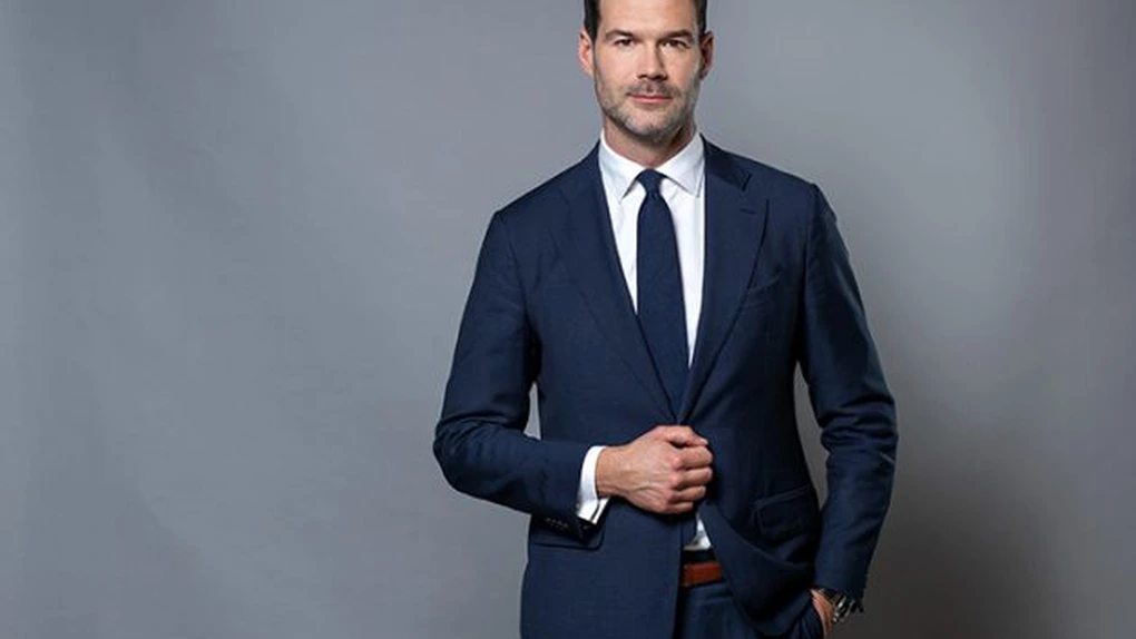 De ce crește cu 50% salariul unor bugetari aleși pe sprânceană