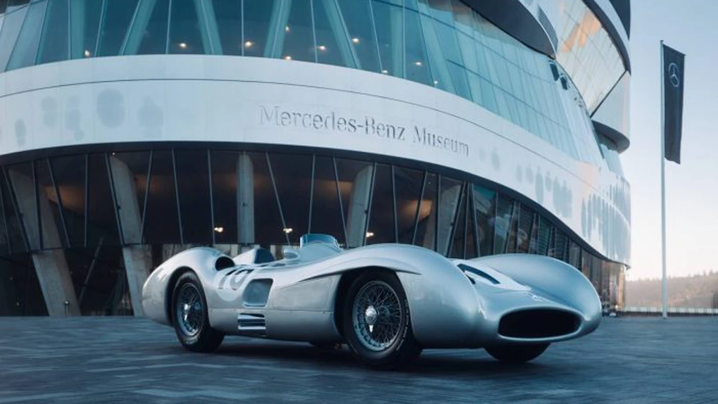 La Mercedes-Benz Museum tocmai a fost vândută, pentru 51 mil. euro, cea mai valoroasă mașină de Grand Prix din lume - VIDEO