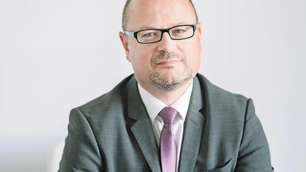 Românii se înghesuie să împrumute statul cu dobânzi mult peste depozite. Reversul medaliei: Tranzacții și lichiditate în scădere la bănci și fonduri de investiții