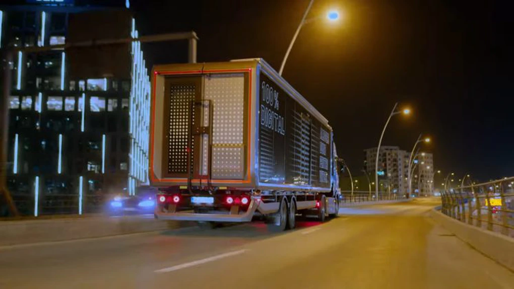 BCR a lansat prima bancă mobilă 100% electrică din România (Video)