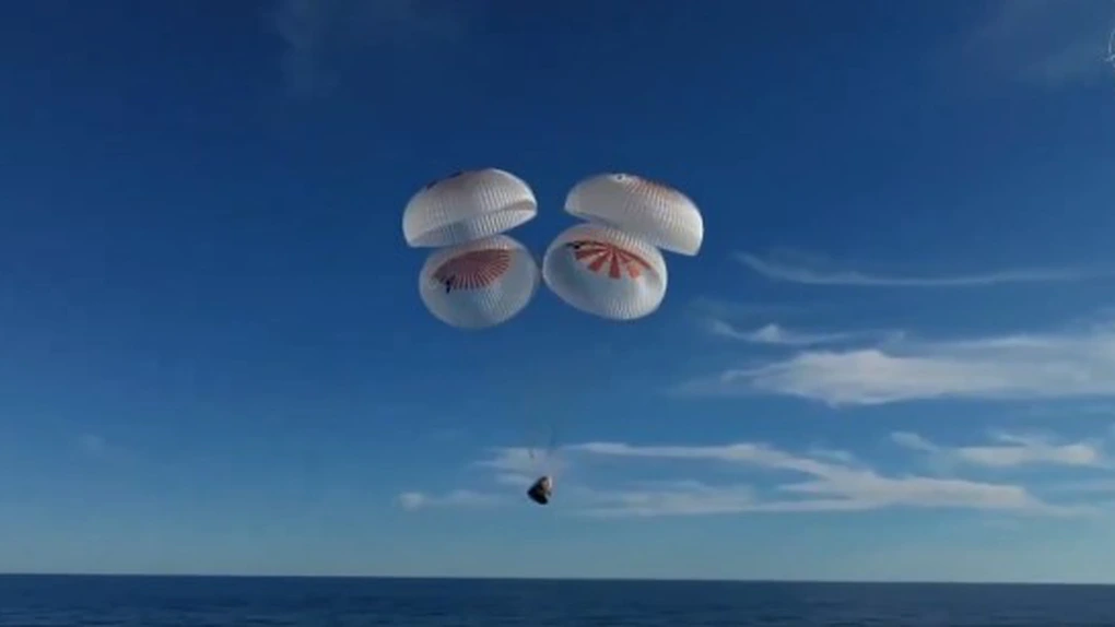 Cei doi astronauți NASA blocați de nouă luni pe Stația Spațială au ajuns pe Pământ