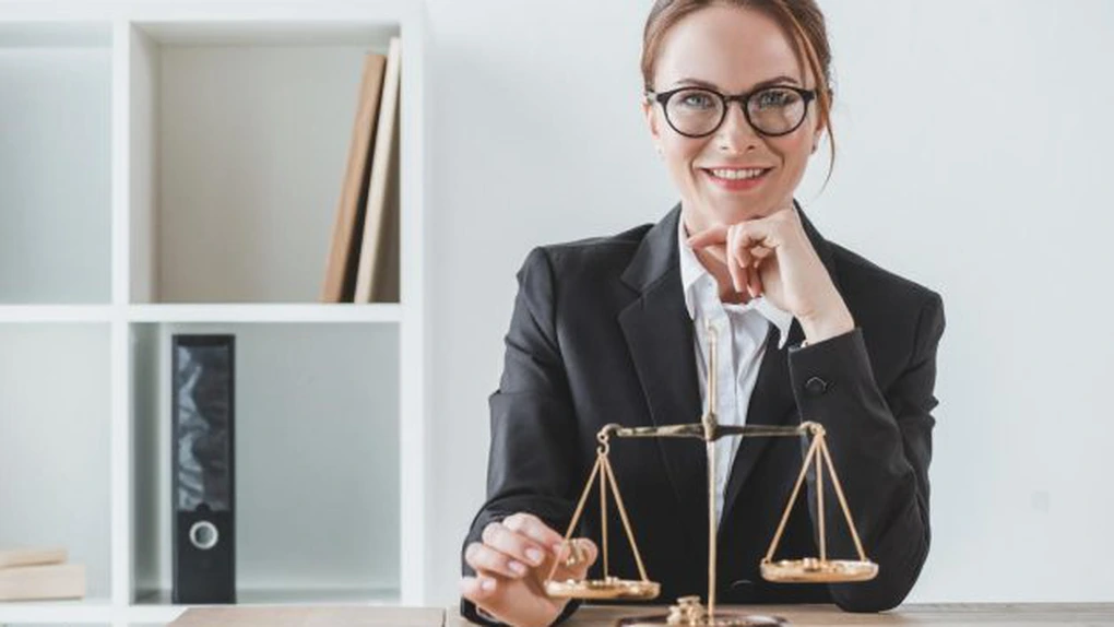 Visezi să fii avocat? Proiectul ”Avocat pentru o zi” îți dă ocazia să trăiești realitatea din sala de judecată