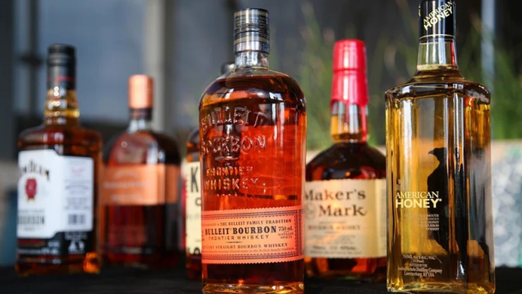 Uniunea Europeană va răspunde taxelor vamale impuse de SUA, dar va excepta whisky-ul burbon la solicitarea Italiei și Franței - AFP