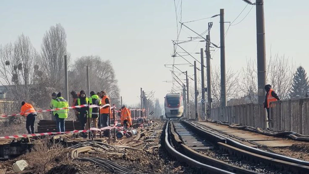 Calea ferată Cluj Napoca - Episcopia Bihor. Când vor fi gata lucrările de electrificare? Răspunsul șefului Transporturilor