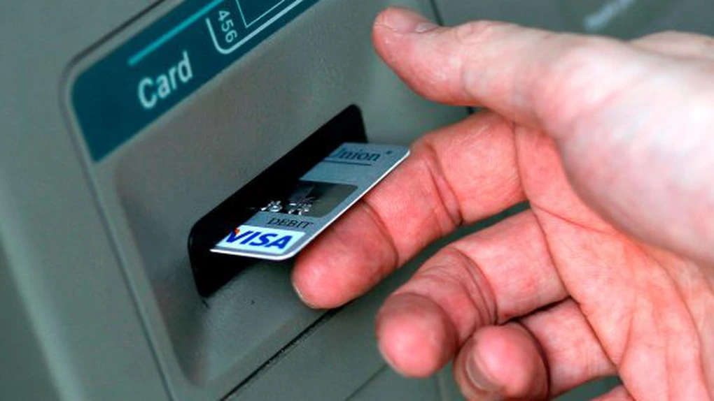 Vouchere de vacanţă - Românii ar putea primi pe card cei 800 de lei
