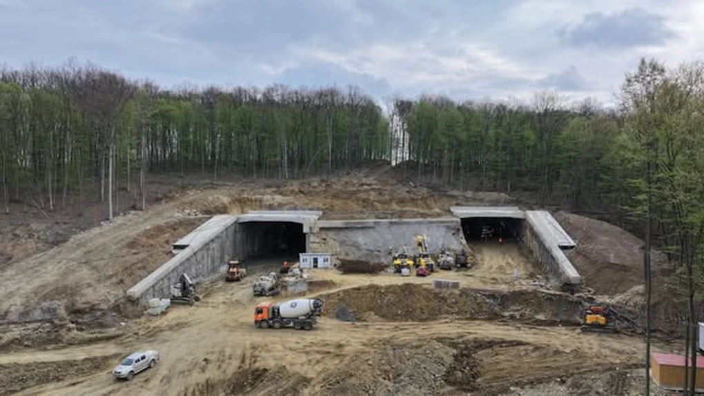 VIDEO Autostrada A1 Lugoj - Deva: UMB are mobilizați peste 500 de muncitori pe 