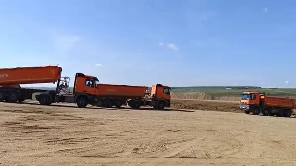 Autostrada Moldovei A7: Imagini noi cu primul nod turbion din România, de la intersecția cu A8, unde UMB a realizat peste un sfert din lucrări