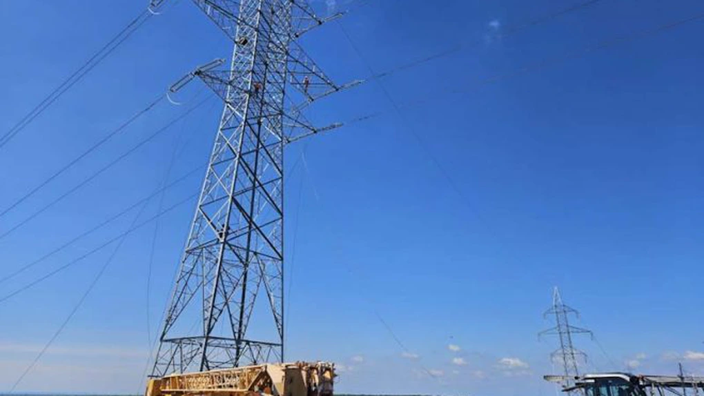 O nouă linie electrică de înaltă tensiune a fost finalizată. Lucrarea a fost făcută de firme românești