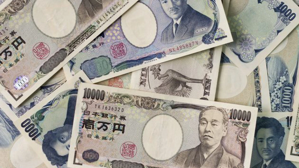 Dolarul american continuă să piardă din cota de piață a rezervelor valutare globale. Câștigători sunt yenul japonez și dolarul canadian – raport BCE
