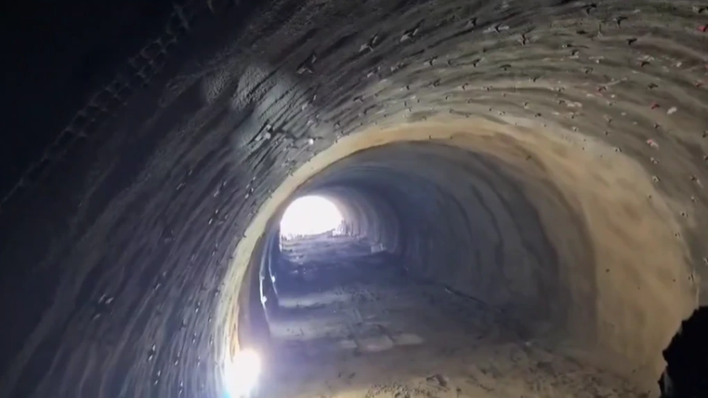 VIDEO Autostrada A1 Lugoj – Deva: A fost realizată prima străpungere la „tunelurile pentru urși” de pe lotul construit de Umbrărescu