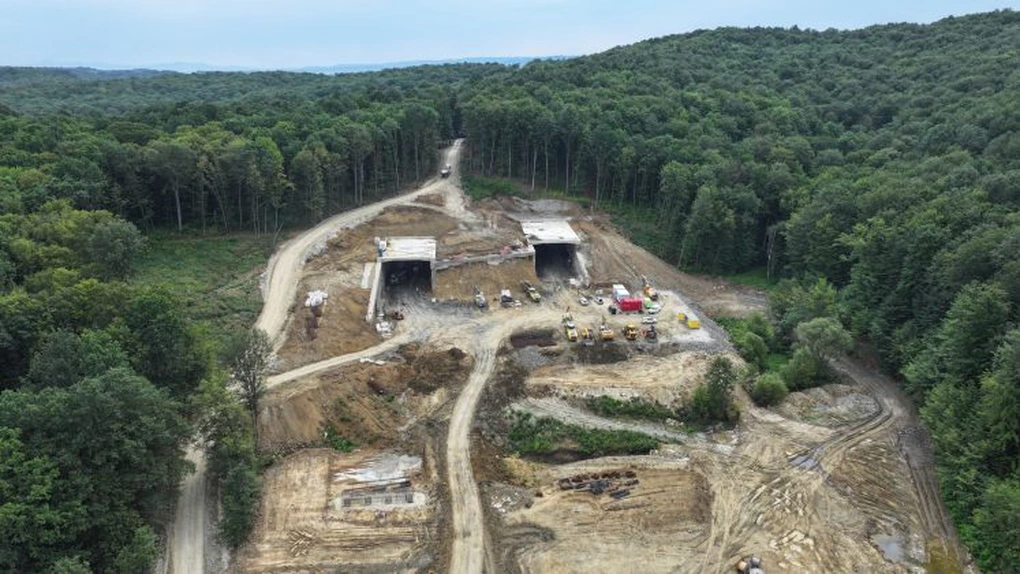 FOTO Autostrada A1 Lugoj – Deva: Care mai este stadiul lucrărilor la structurile de pe lotul tunelurilor