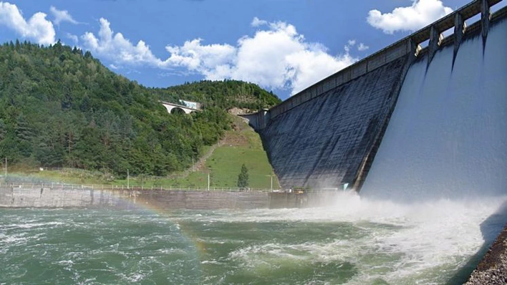 Hidrocentrala de la Paroşeni - Complexul Energetic Oltenia a lansat în licitaţie reabilitarea şi modernizarea microhidrocentralei