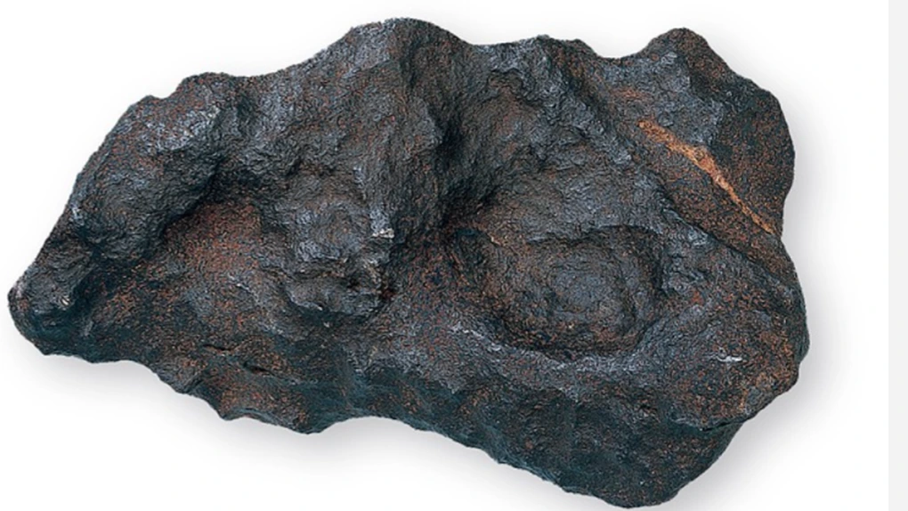 Un meteorit marțian de 24,5 kg, cel mai mare de pe Pământ, a fost vândut prin Sotheby’s cu 5,3 milioane de dolari