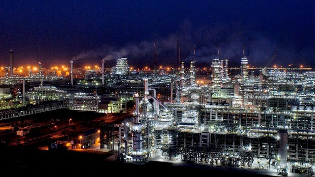 Rusia – Rosneft critică sancţiunile UE care vizează rafinăria Nayara, afirmând că ameninţă securitatea energetică a Indiei