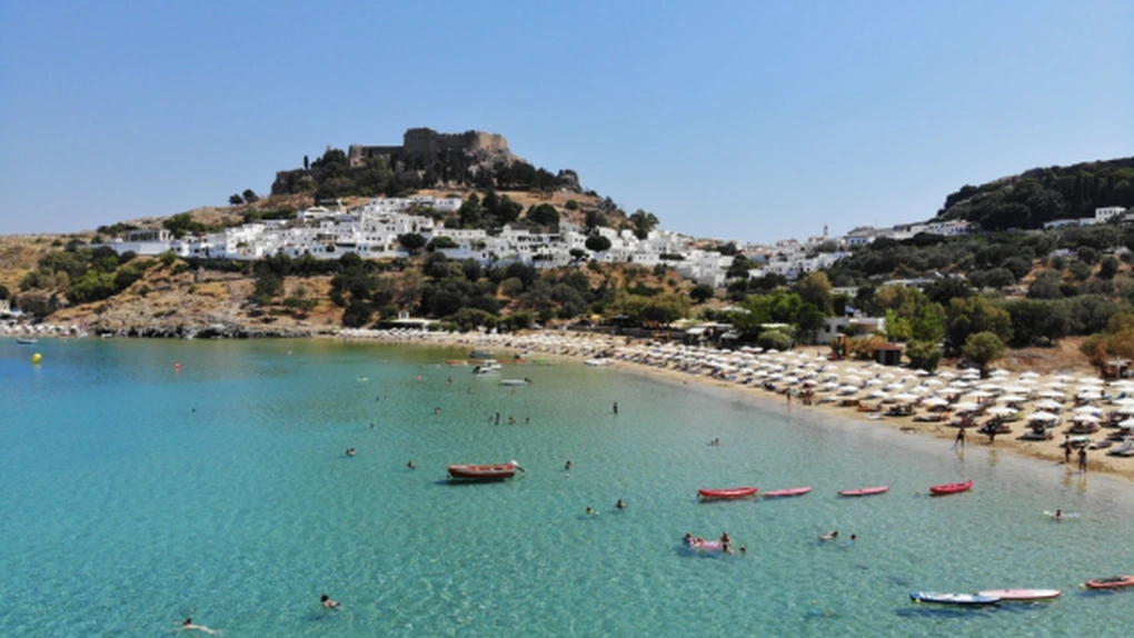 Criză, dar nu fără vacanțe. Românii au lăsat jumătate de miliard de euro. În special în Grecia, Italia și Bulgaria. Care au fost destinațiile surpriză-Revolut