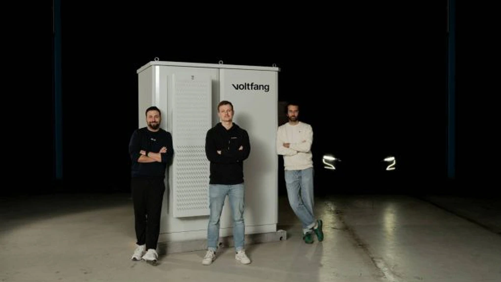 O companie germană transformă bateriile uzate ale mașinilor electrice în echipamente de stocare pentru panourile fotovoltaice