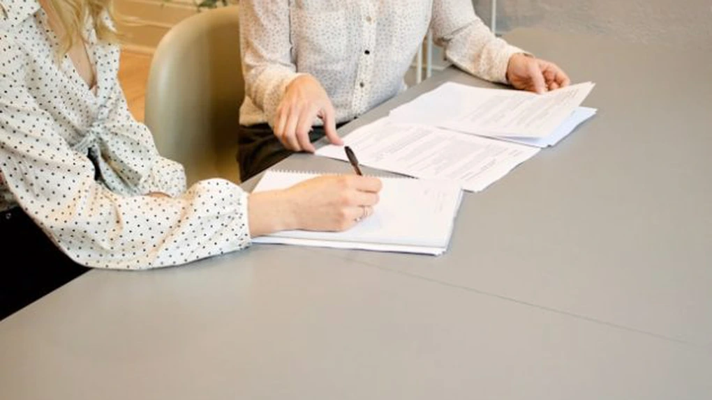 Agențiile de turism din UE vor putea opera în România fără licență locală. Ministerul Economiei pregătește modificări legislative